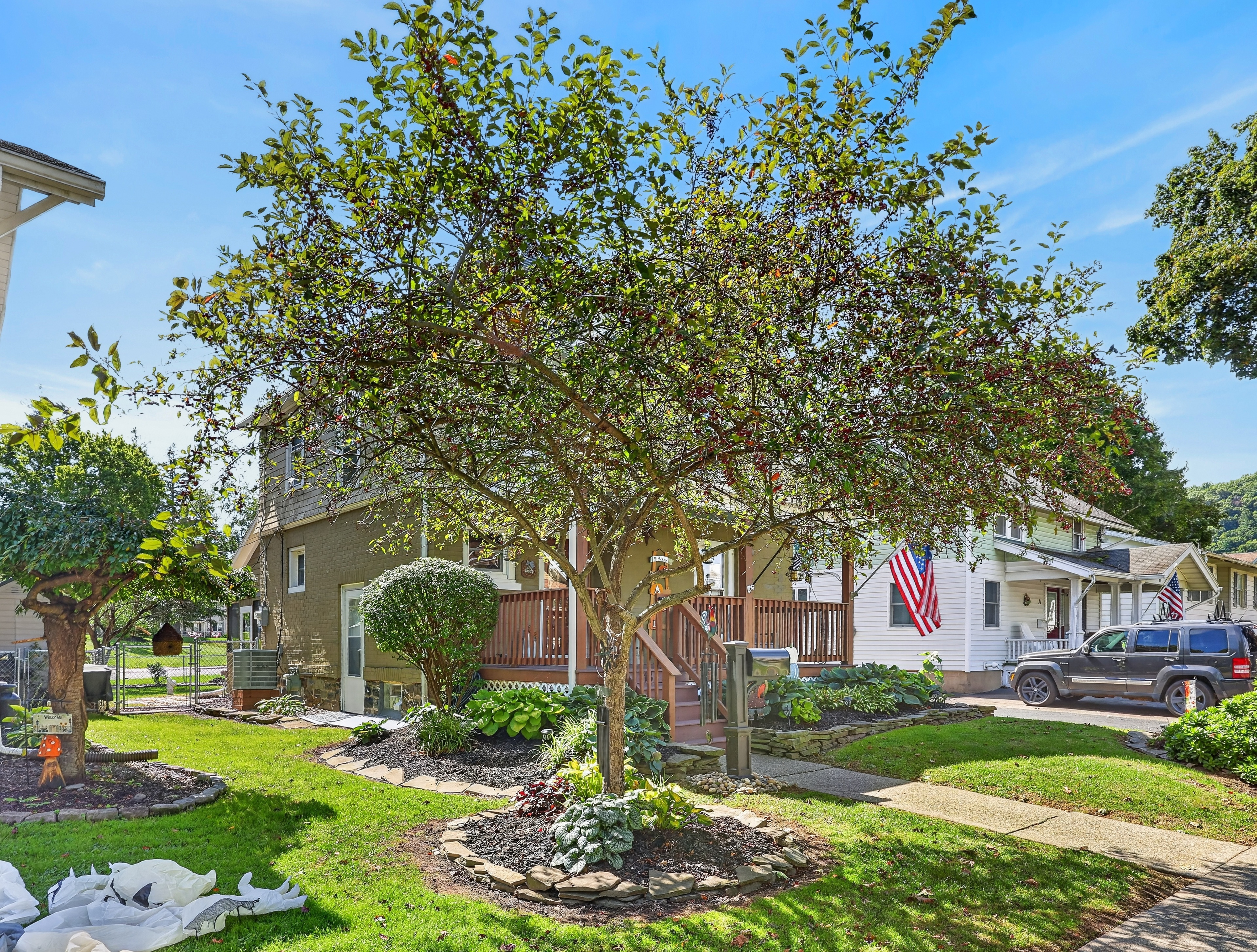 13 Locust St, Athens, PA 18810