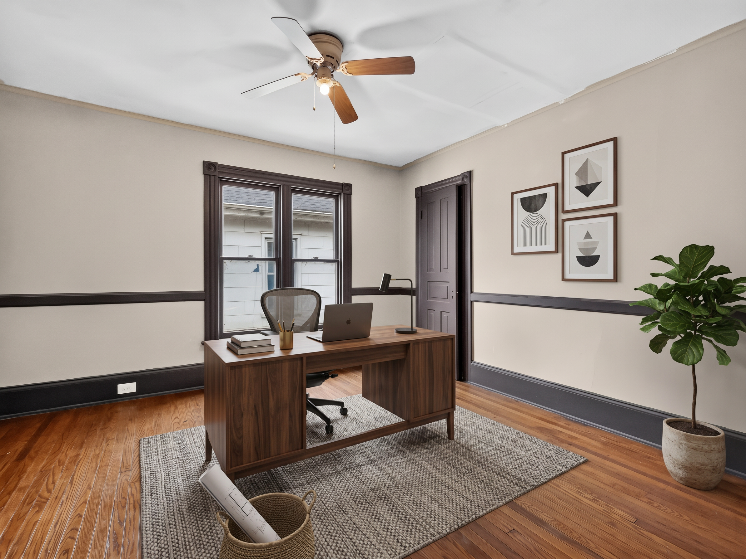 027_028_0M3A7135_staged-home-office.png